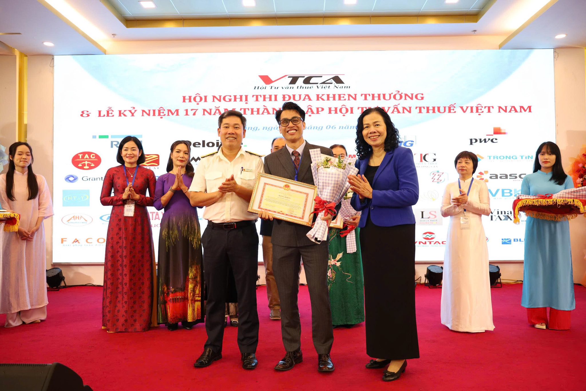 TRỌNG TÍN: KHẲNG ĐỊNH VỊ THẾ TIÊN PHONG VỚI 2 KỶ LỤC VỀ THUẾ VÀ 5 BẰNG KHEN BỘ TÀI CHÍNH