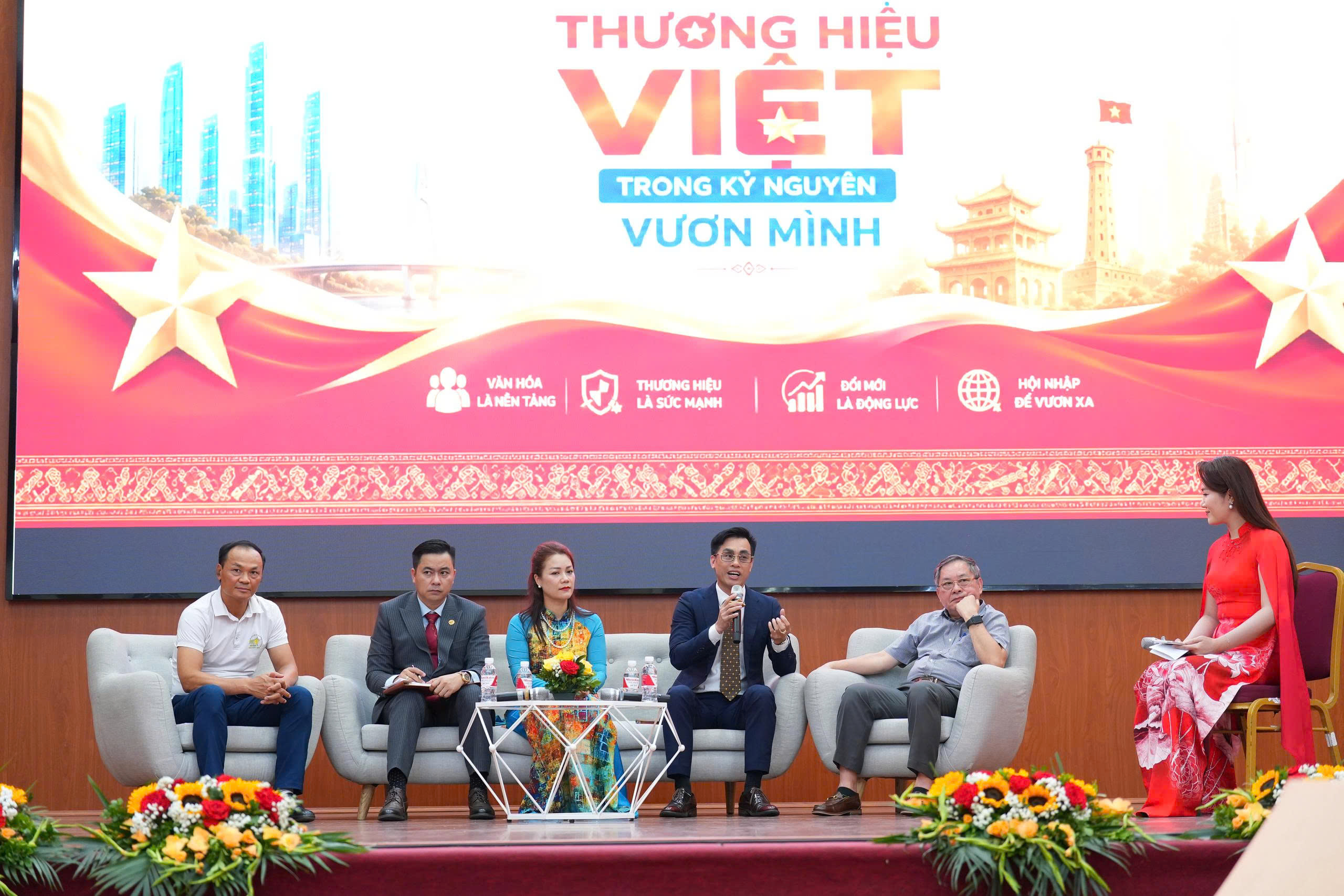 Trọng Tín tham dự diễn đàn quốc gia: Văn hóa kiến tạo thương hiệu Việt trong kỷ nguyên hội nhập